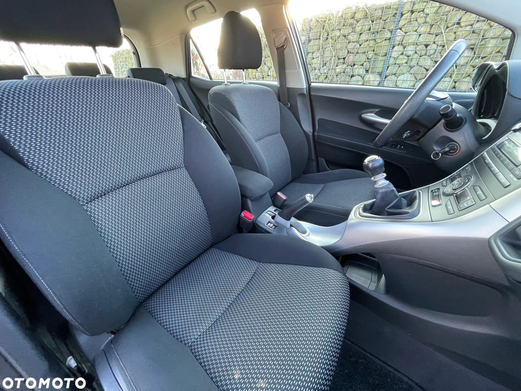 Toyota Auris 1.6 Premium + - 23