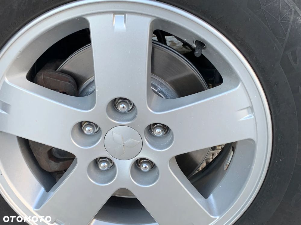 Mitsubishi Outlander - 6