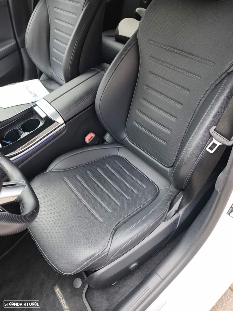 Mercedes-Benz C 300 e AMG Line - 12