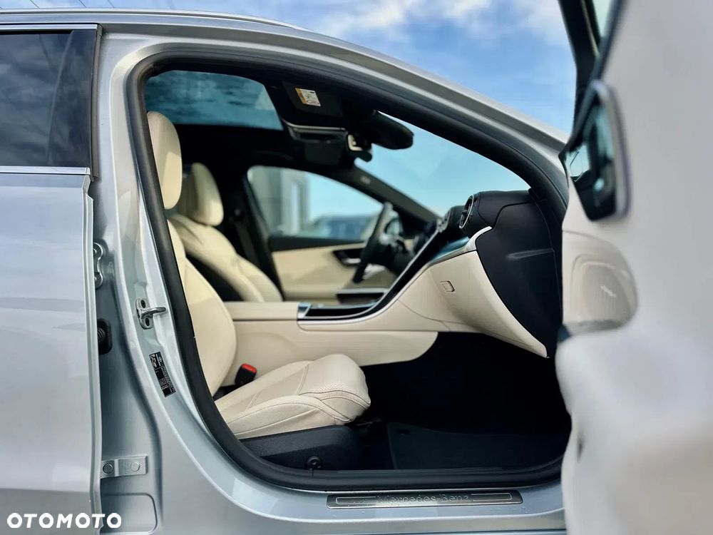 Mercedes-Benz Klasa C 300 de PHEV 4-Matic Avantgarde - 30