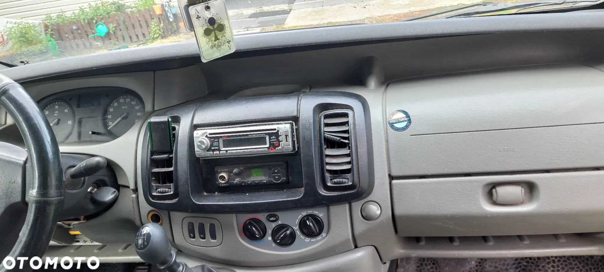 Opel Vivaro - 8