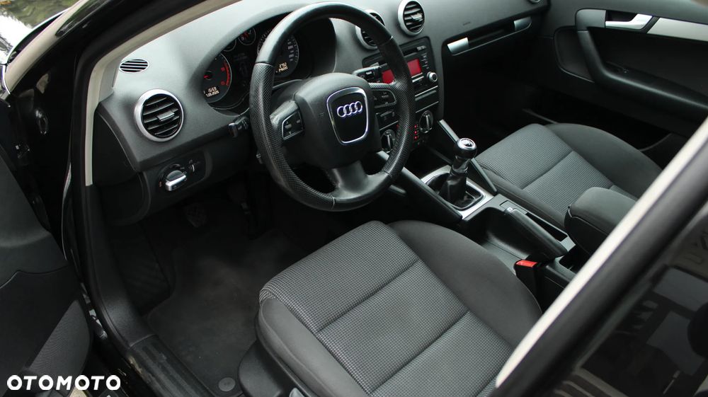 Audi A3 Sportback 1.6 TDI Attraction - 30