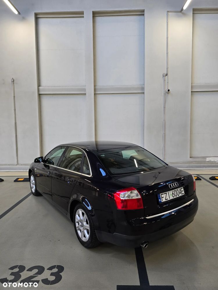 Audi A4 Limousine - 11
