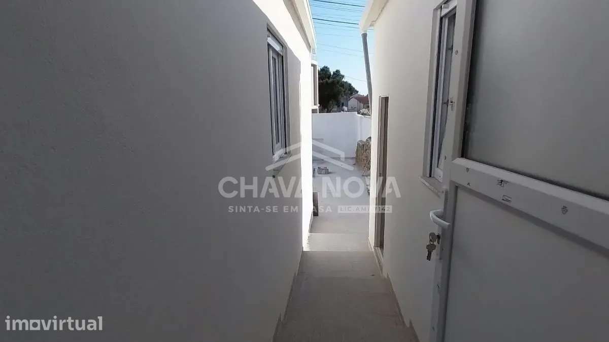 Moradia Térrea T3 em fase final de renovação - Vilar do Paraíso - Grande imagem: 5/19