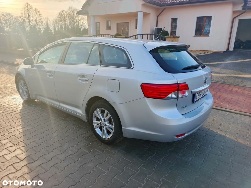 Toyota Avensis 2.0 D-4D Sol - 3