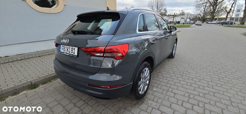 Audi Q3 2.0 TDI S tronic design - 4