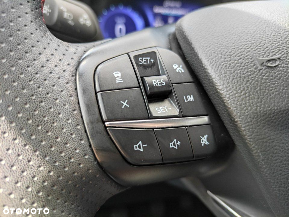 Ford Kuga - 22