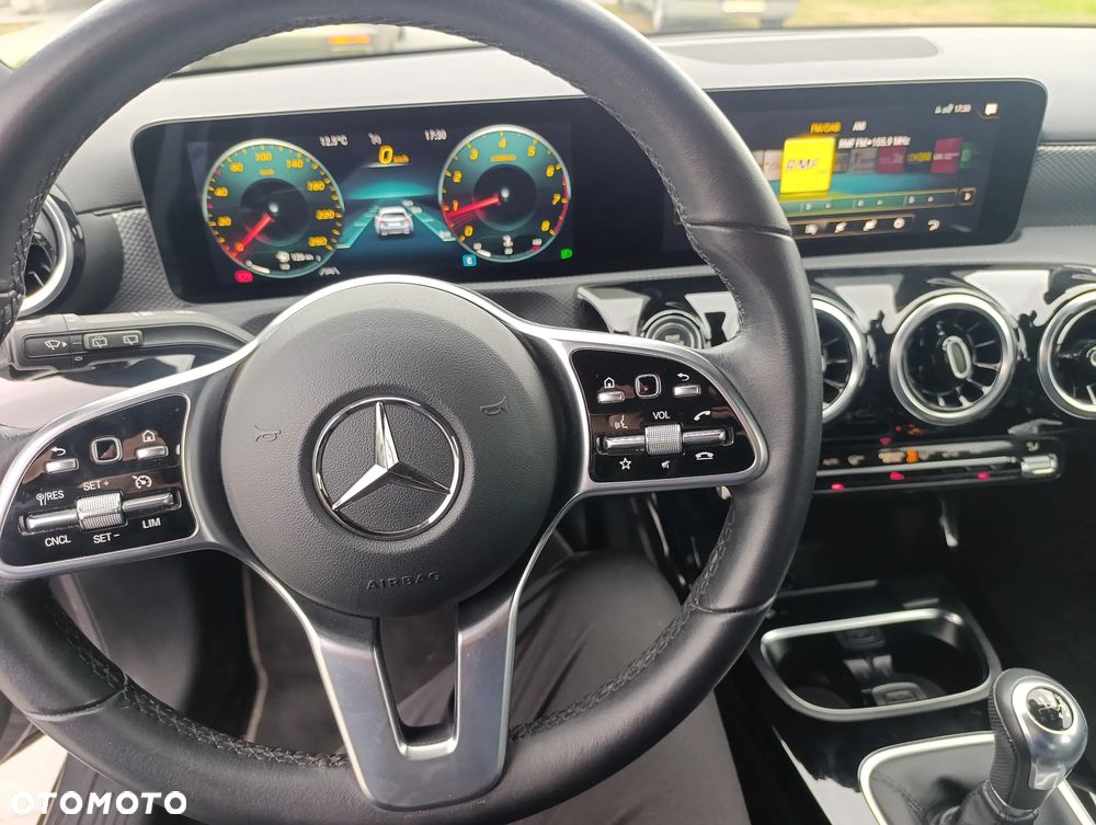 Mercedes-Benz Klasa A 160 Edycja specialna - 21