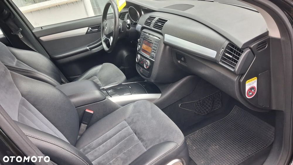 Mercedes-Benz Klasa R - 21