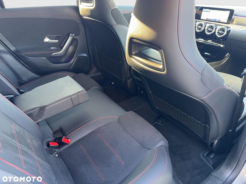 Mercedes-Benz CLA 200 AMG Line 7G-DCT - 22