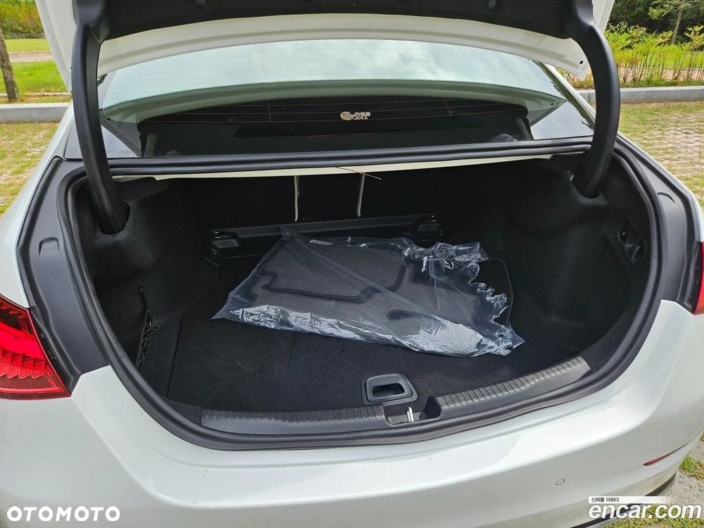 Mercedes-Benz Klasa C 300 4Matic 9G-TRONIC Avantgarde - 19
