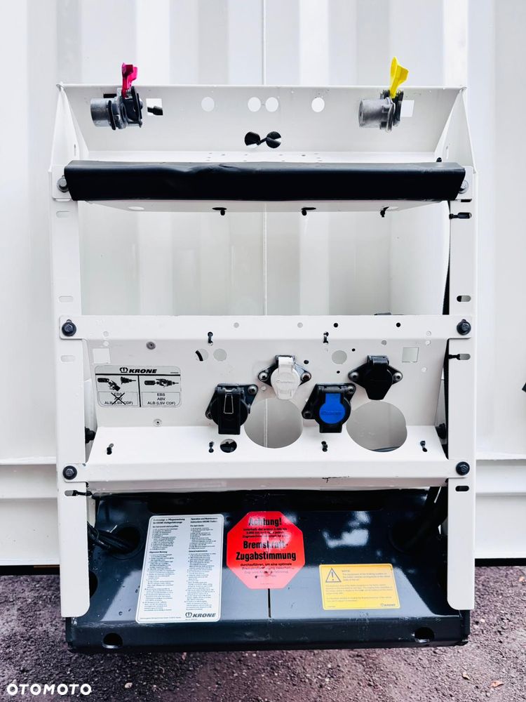 Krone Doppelstock , Amazon , oś podnoszona, IZOTERMA ,BOX - 18