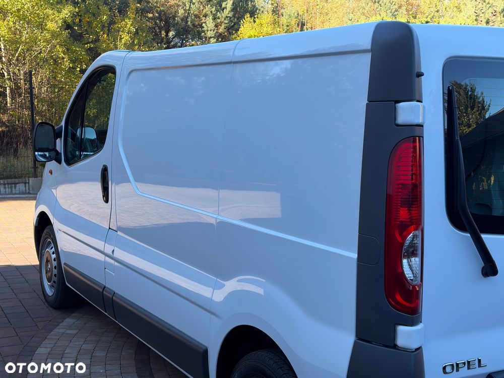 Opel Vivaro - 10