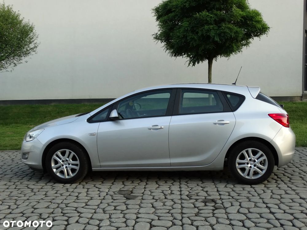 Opel Astra 1.6 Easytronic Selection - 1