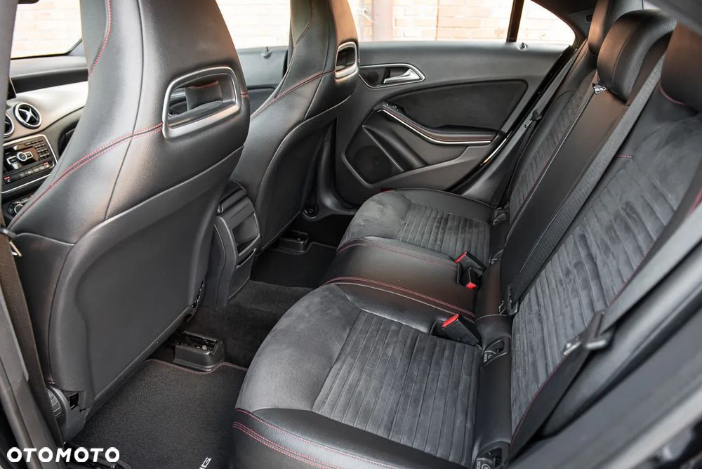 Mercedes-Benz CLA 220 d 7G-DCT AMG Line - 19