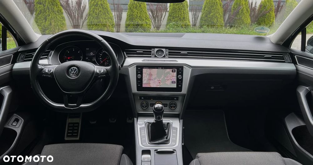 Volkswagen Passat 2.0 TDI SCR Comfortline - 15