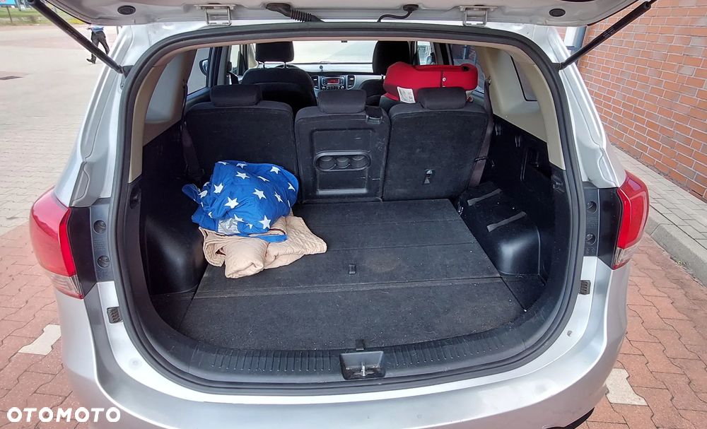Kia Carens 1.6 GDI M - 9
