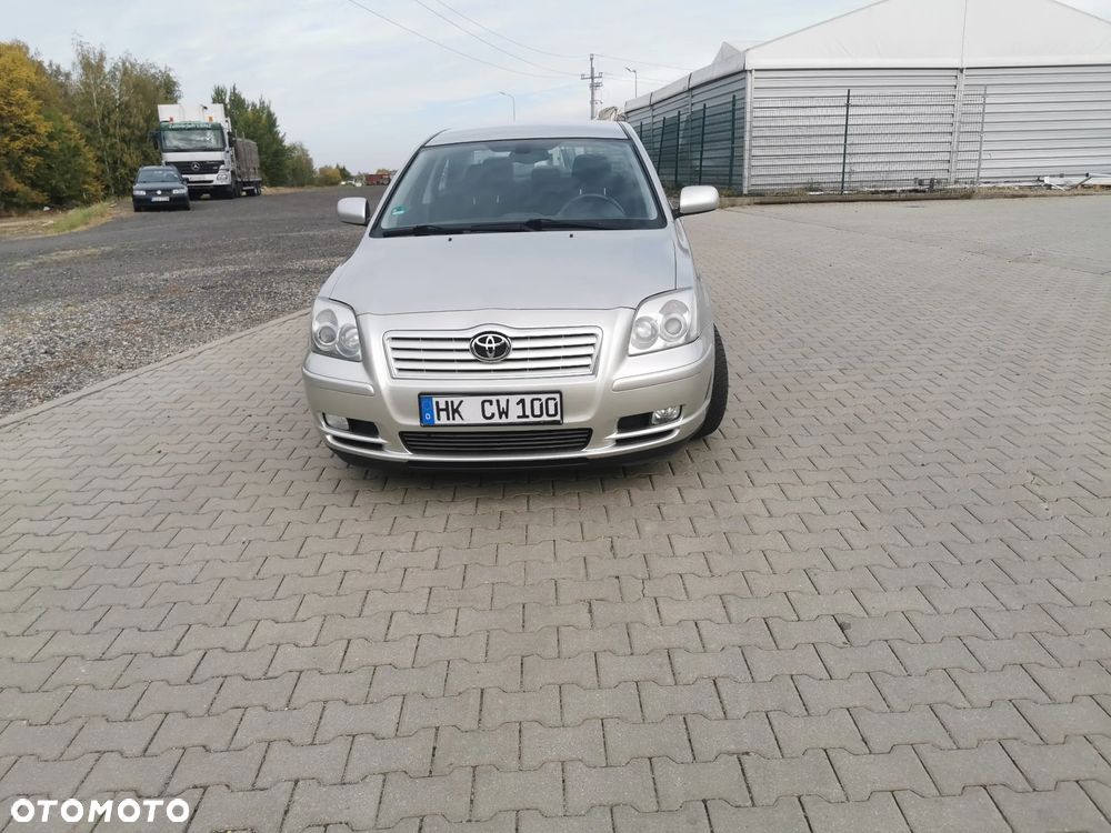 Toyota Avensis 2003 photo 2