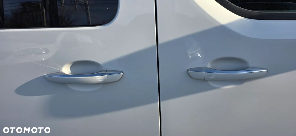 Opel Vivaro 2.0 177KM AUTOMAT 8-biegów - 25