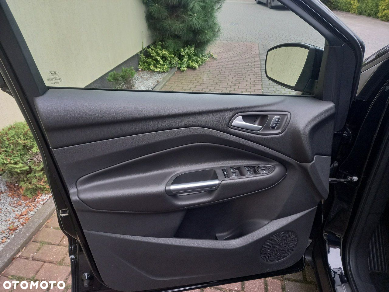 Ford Kuga 2.0 TDCi FWD Titanium Plus - 26
