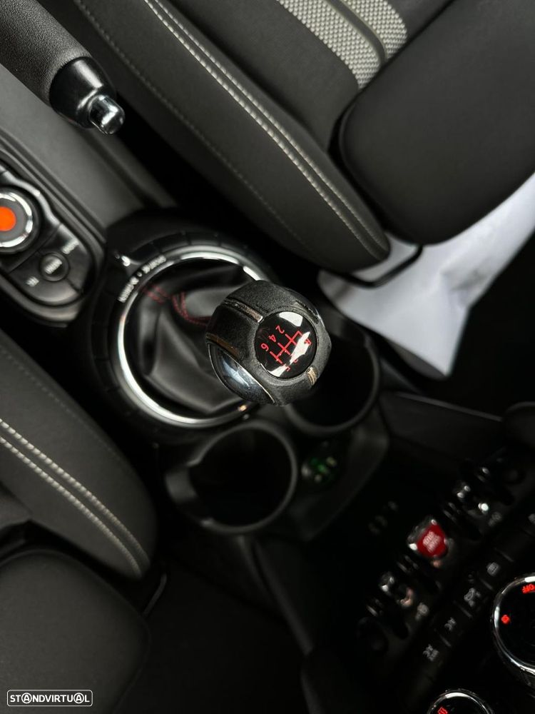 MINI 3 Portas One D - 11