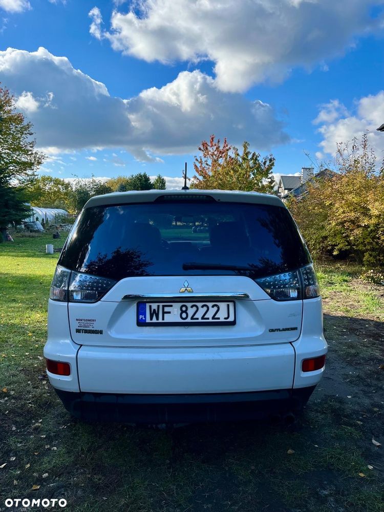 Mitsubishi Outlander 3.0 V6 XLS - 6