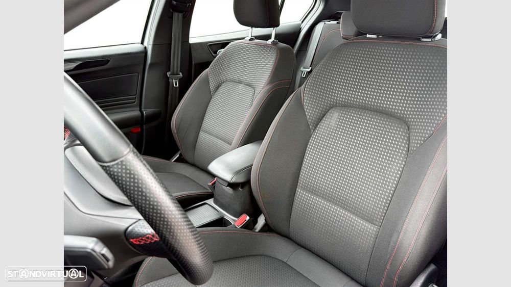 Ford Focus 1.0 EcoBoost MHEV ST-Line - 12