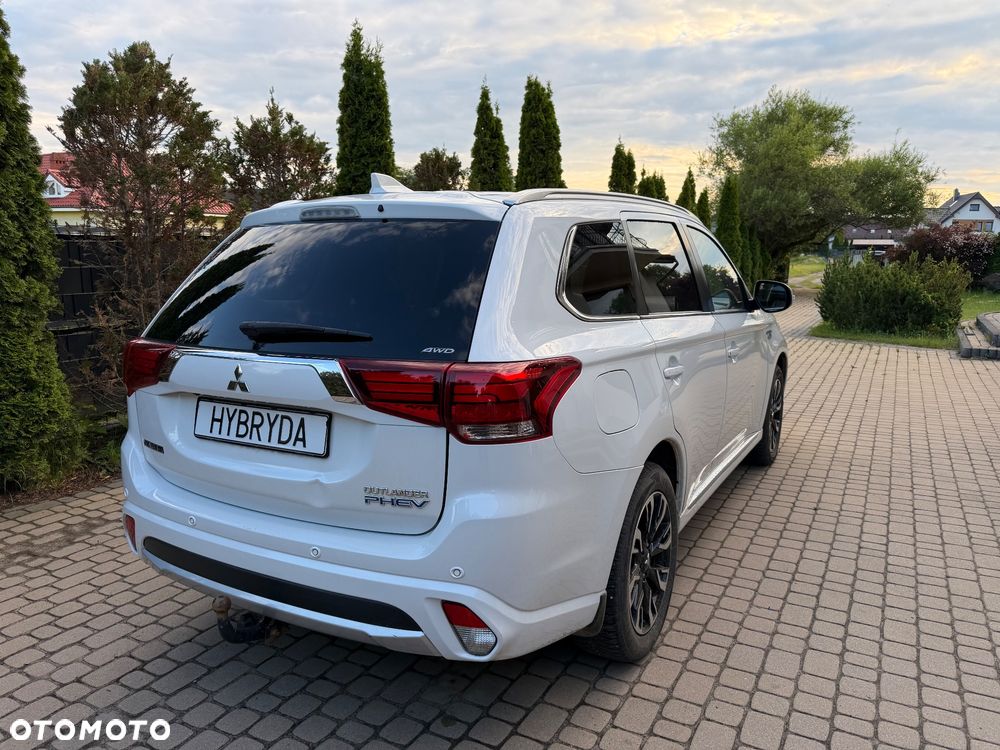 Mitsubishi Outlander Intense + - 28