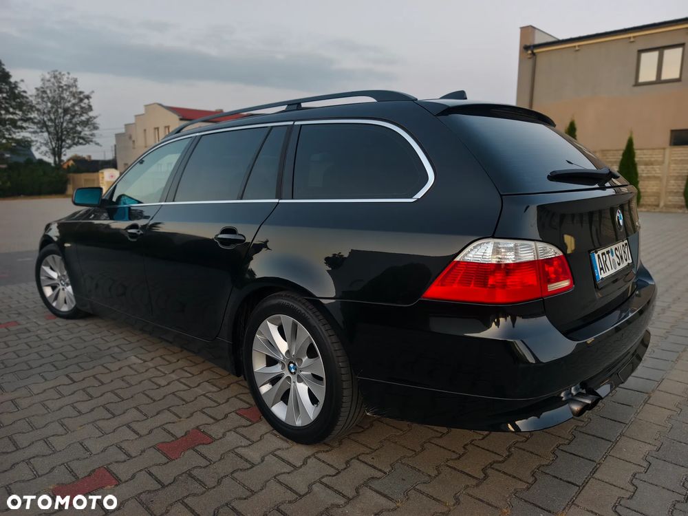 BMW Seria 5 525i Touring - 25