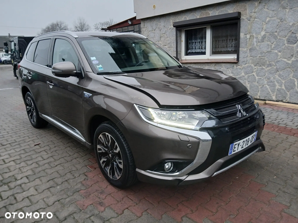 Mitsubishi Outlander PHEV Intense +