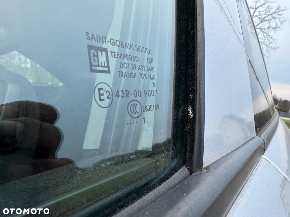 Opel Corsa 1.2 16V Catch me - 19