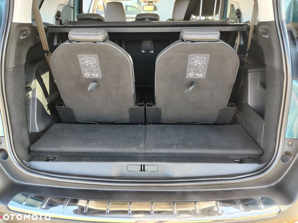 Peugeot 5008 ver-1-5-bluehdi-allure-pack-s-s-eat8 - 12