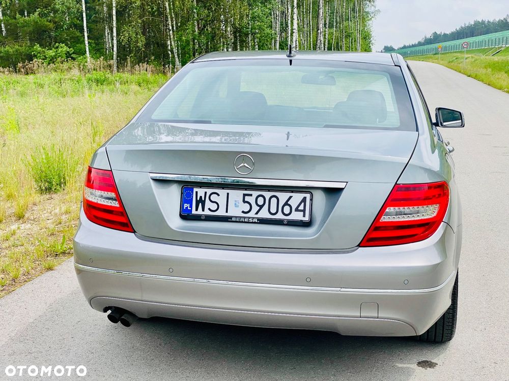 Mercedes-Benz Klasa C 180 CGI BlueEff Avantgarde - 6