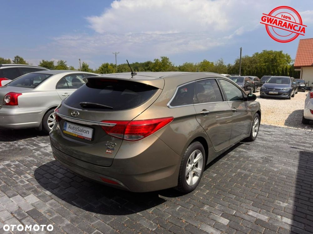 Hyundai i40 Kombi blue 1.6 Family+ - 8