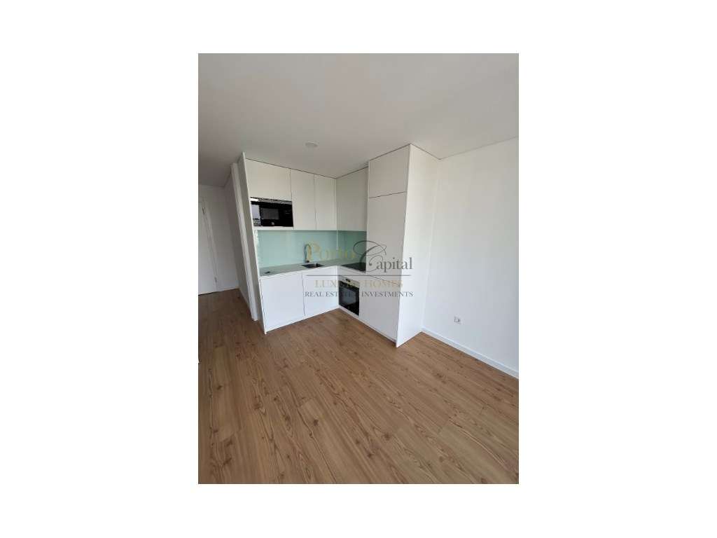 EXCELENTE APARTAMENTO T1, COM COZINHA EQUIPADA E UM LUGAR DE GARAGE... - Grande imagem: 4/20
