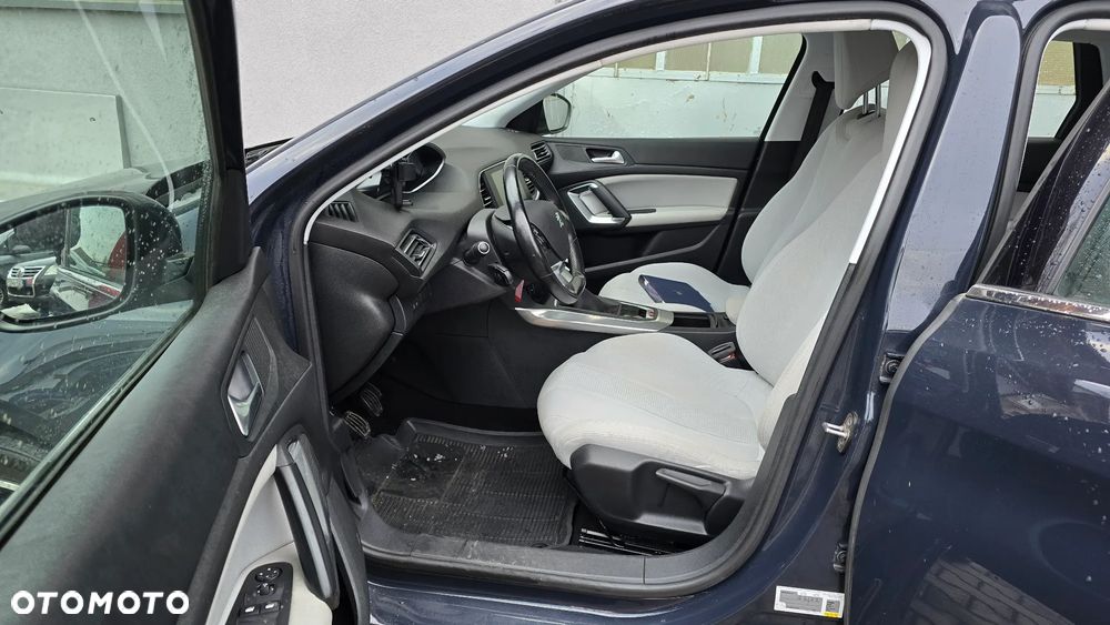 Peugeot 308 130 e-THP Stop & Start Access - 26