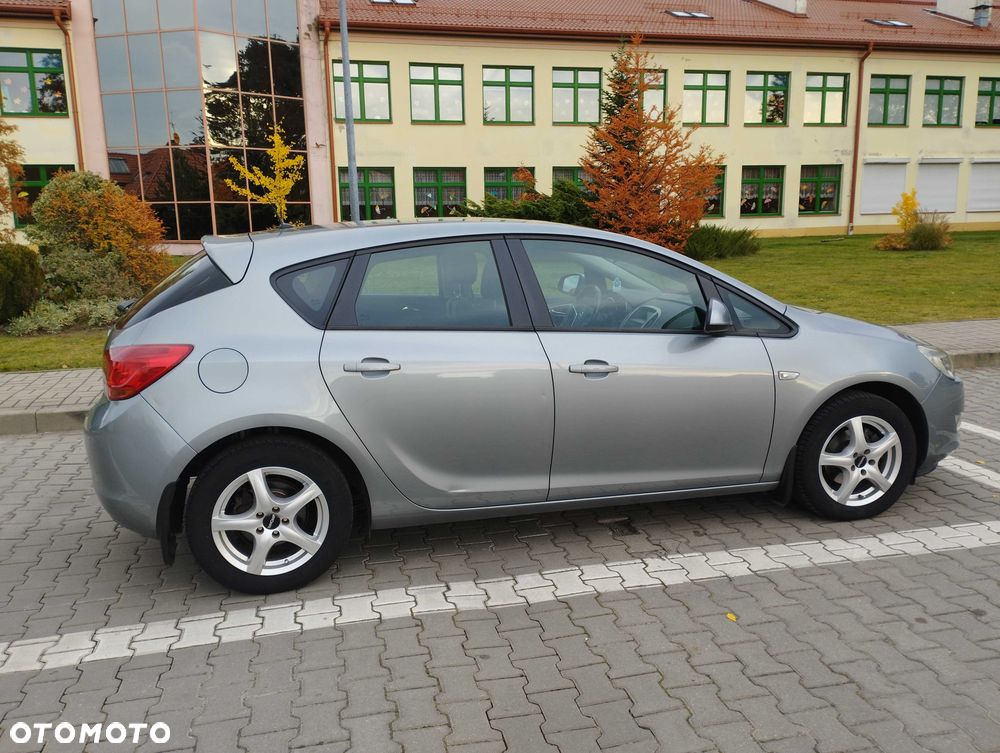 Opel Astra - 4