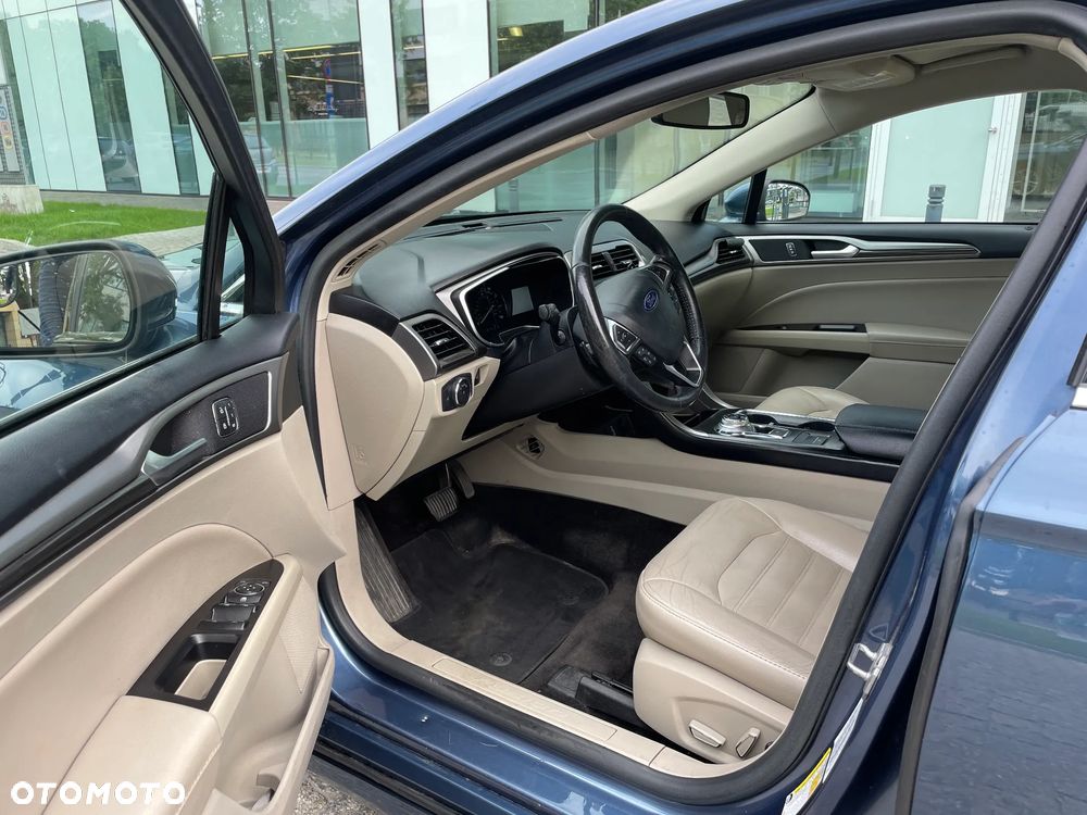 Ford Fusion - 15