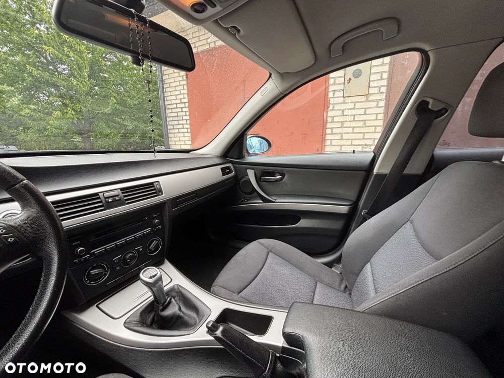 BMW Seria 3 318i - 20