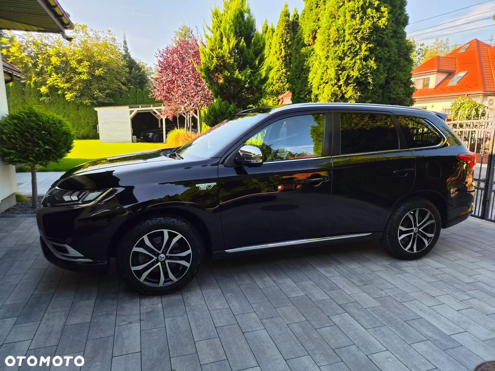 Mitsubishi Outlander - 10