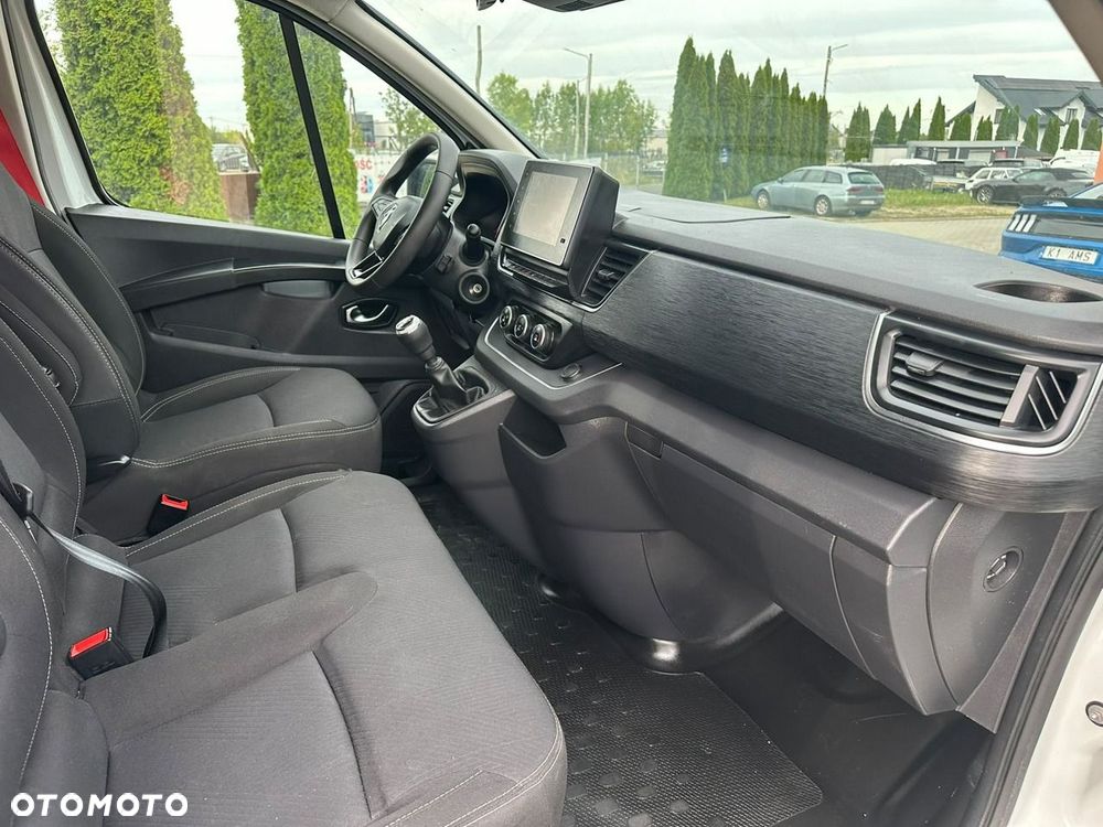 Renault Trafic - 18