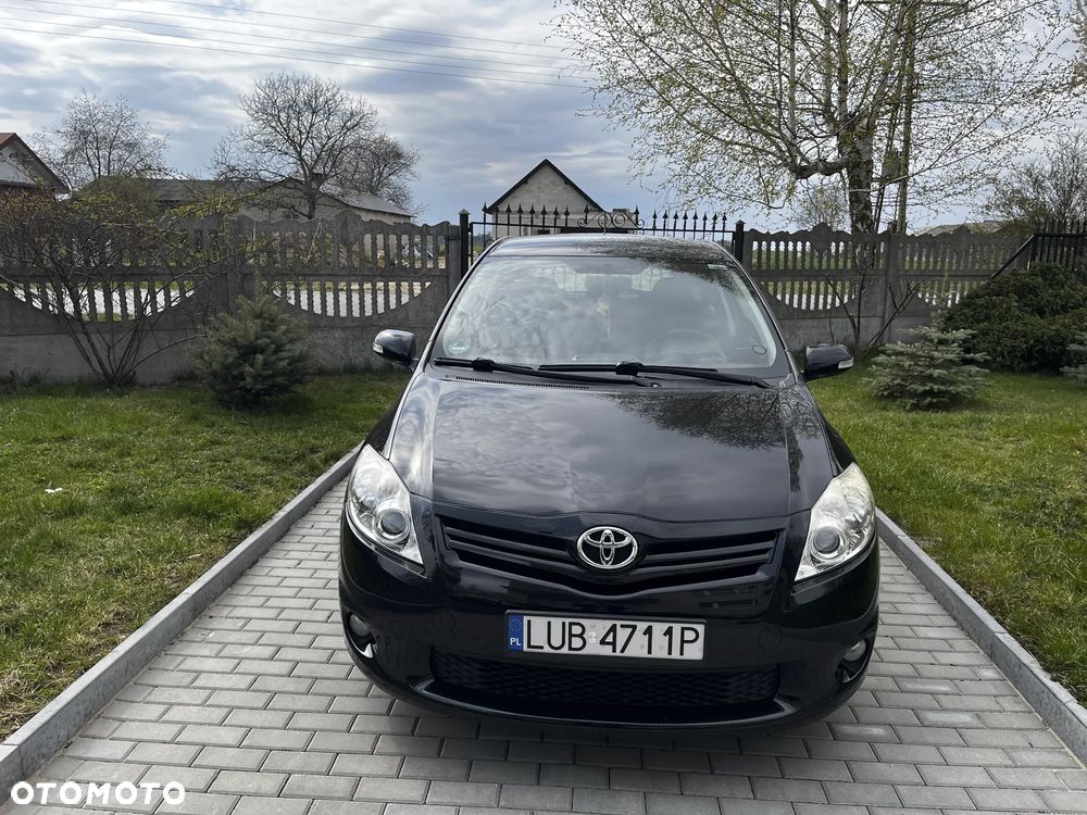 Toyota Auris 1.33 VVT-i Terra - 1