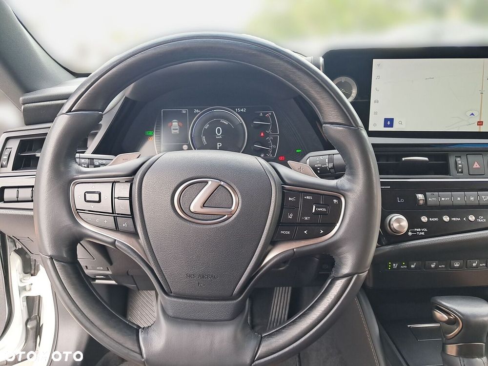 Lexus ES 300h Prestige - 16