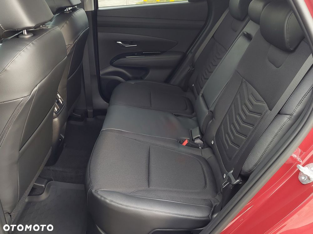 Hyundai Tucson 1.6 T-GDi HEV Executive 4WD - 17