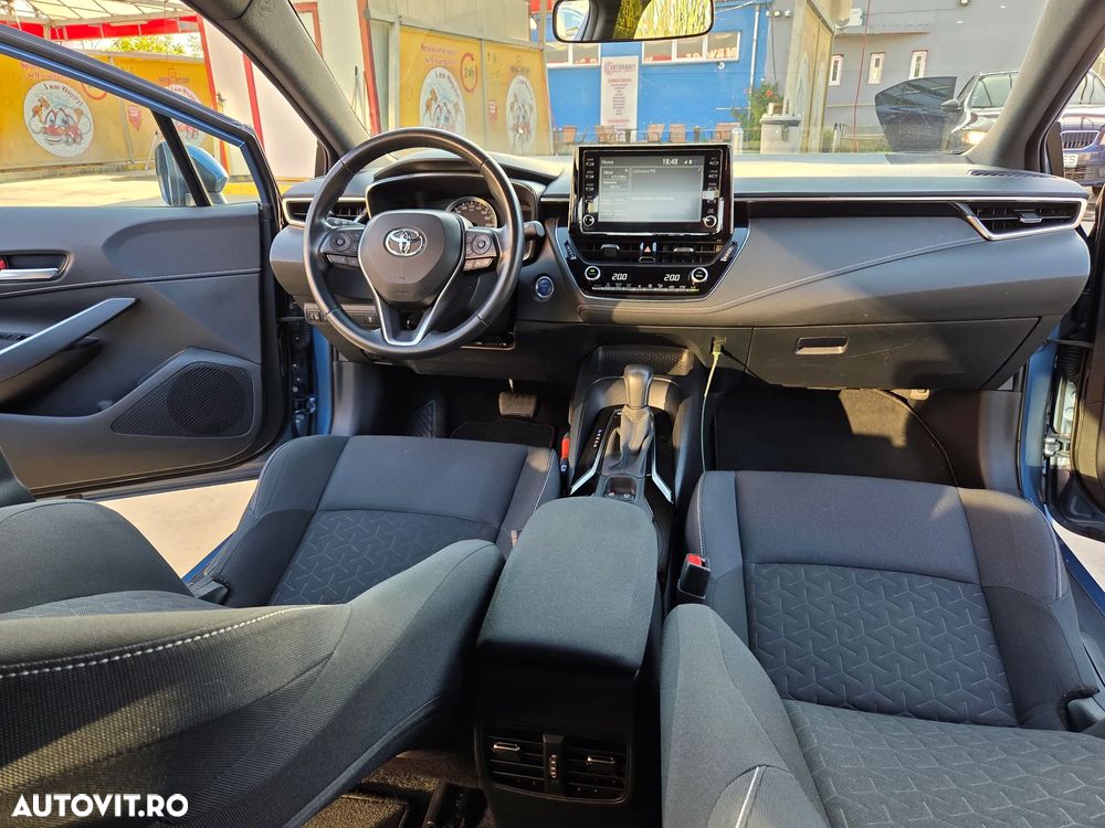 Toyota Corolla 1.8 HSD Business - 18