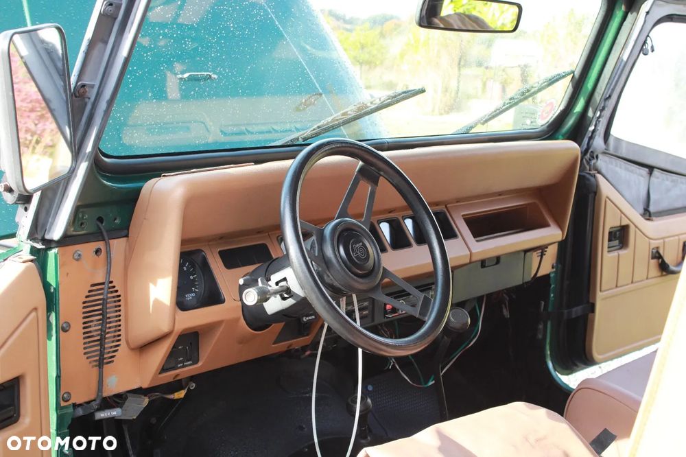 Jeep Wrangler - 8