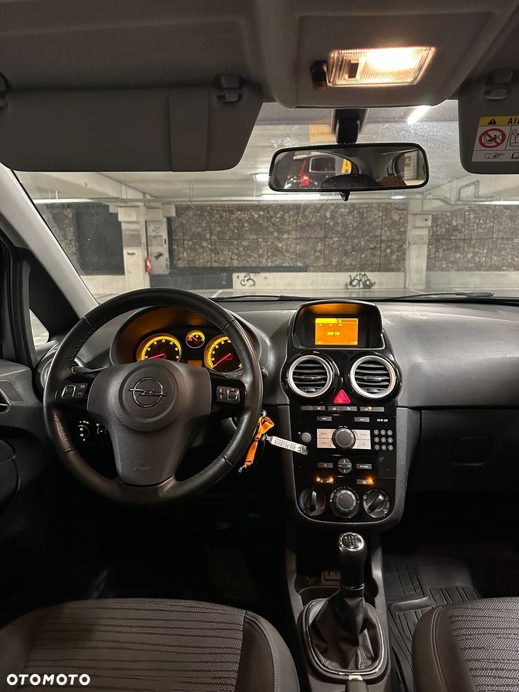 Opel Corsa 1.2 16V Cosmo - 17