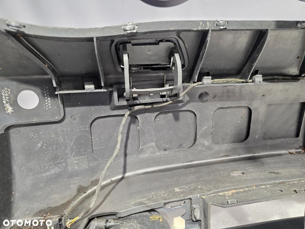 BMW E60 03-06 ZDERZAK PRZEDNI PRZÓD NA SPRYSKI + 4xPDC + INSTALACJA PDC + NERKI I GÓRNA CZĘŚĆ PASA , NR 5111703369 / 703369 , NR AUKCJI NZ1706 - 39