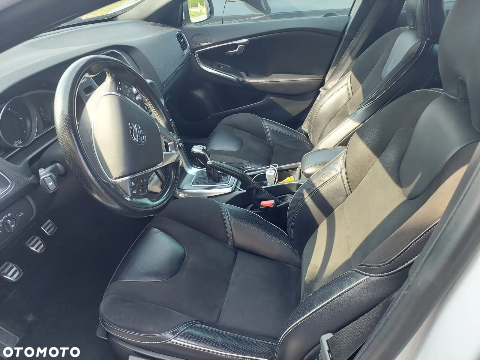 Volvo V40 D2 Drive-E R-Design Momentum - 7
