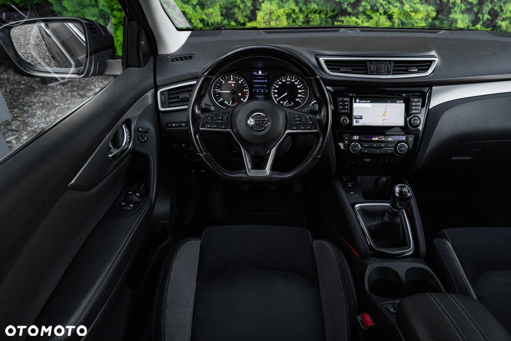 Nissan Qashqai 1.5 dCi N-Connecta - 19